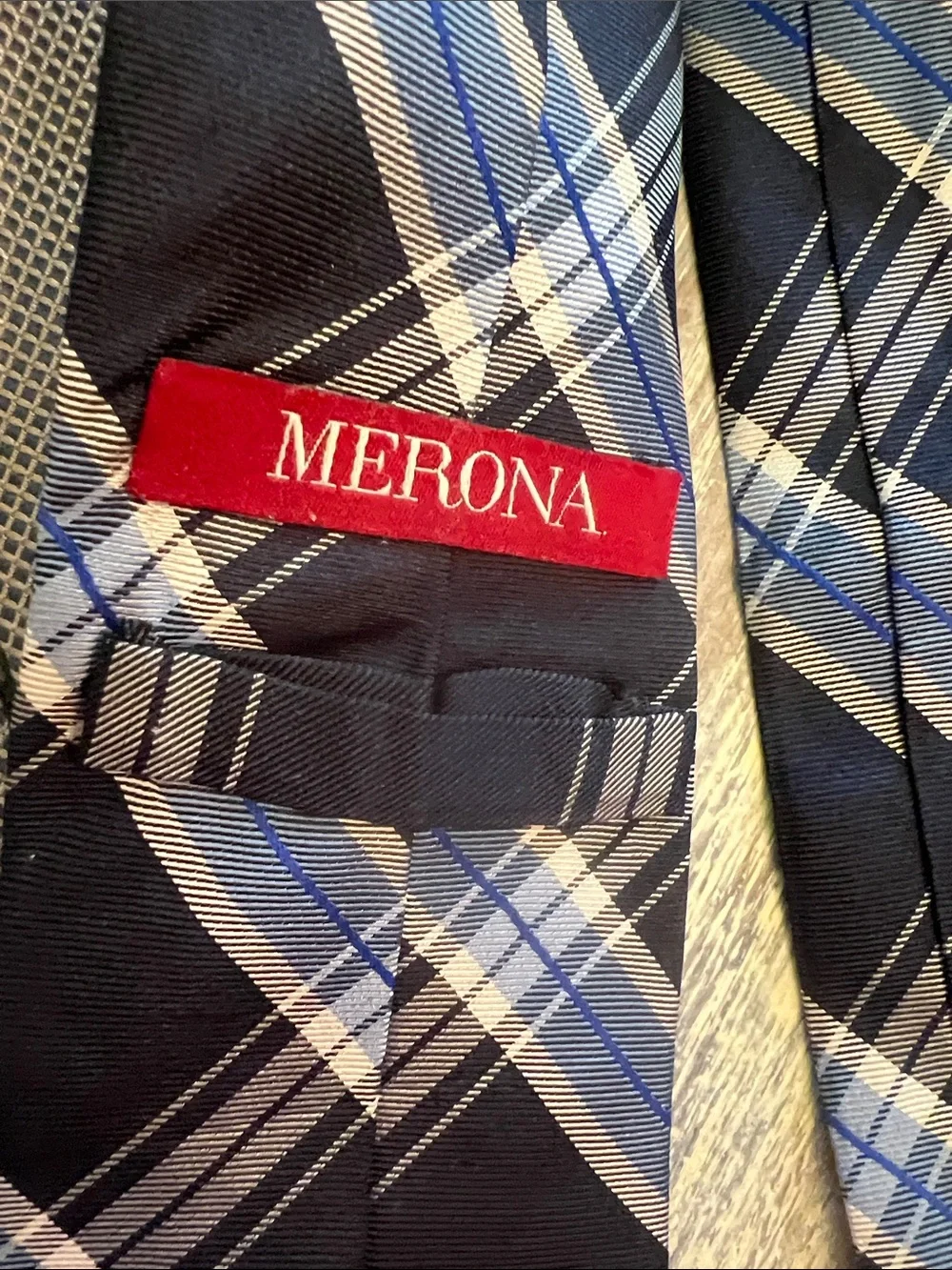Set of 4 Assorted Men's Neckties - Blue, Black, Gray, Gold. New in pkg